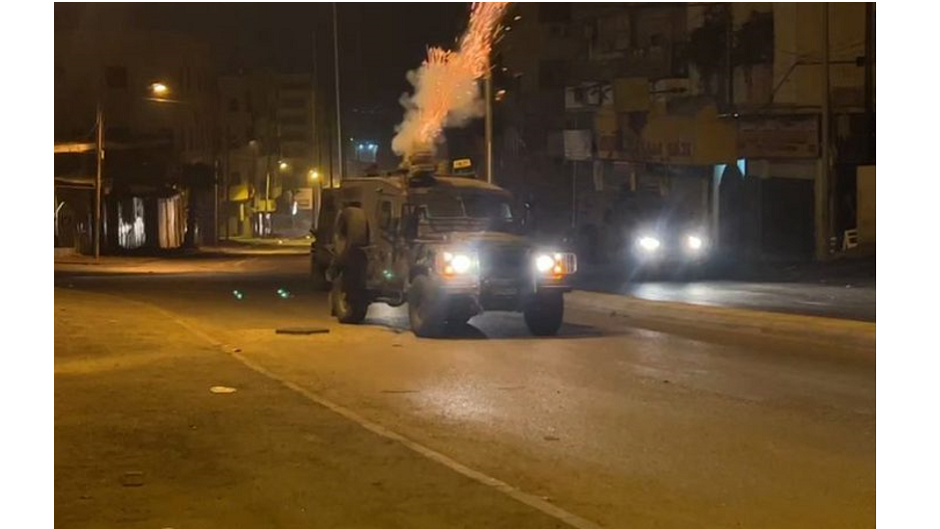 تضرر مركبتين إثر صدمهما من آليات عسكرية في طولكرم